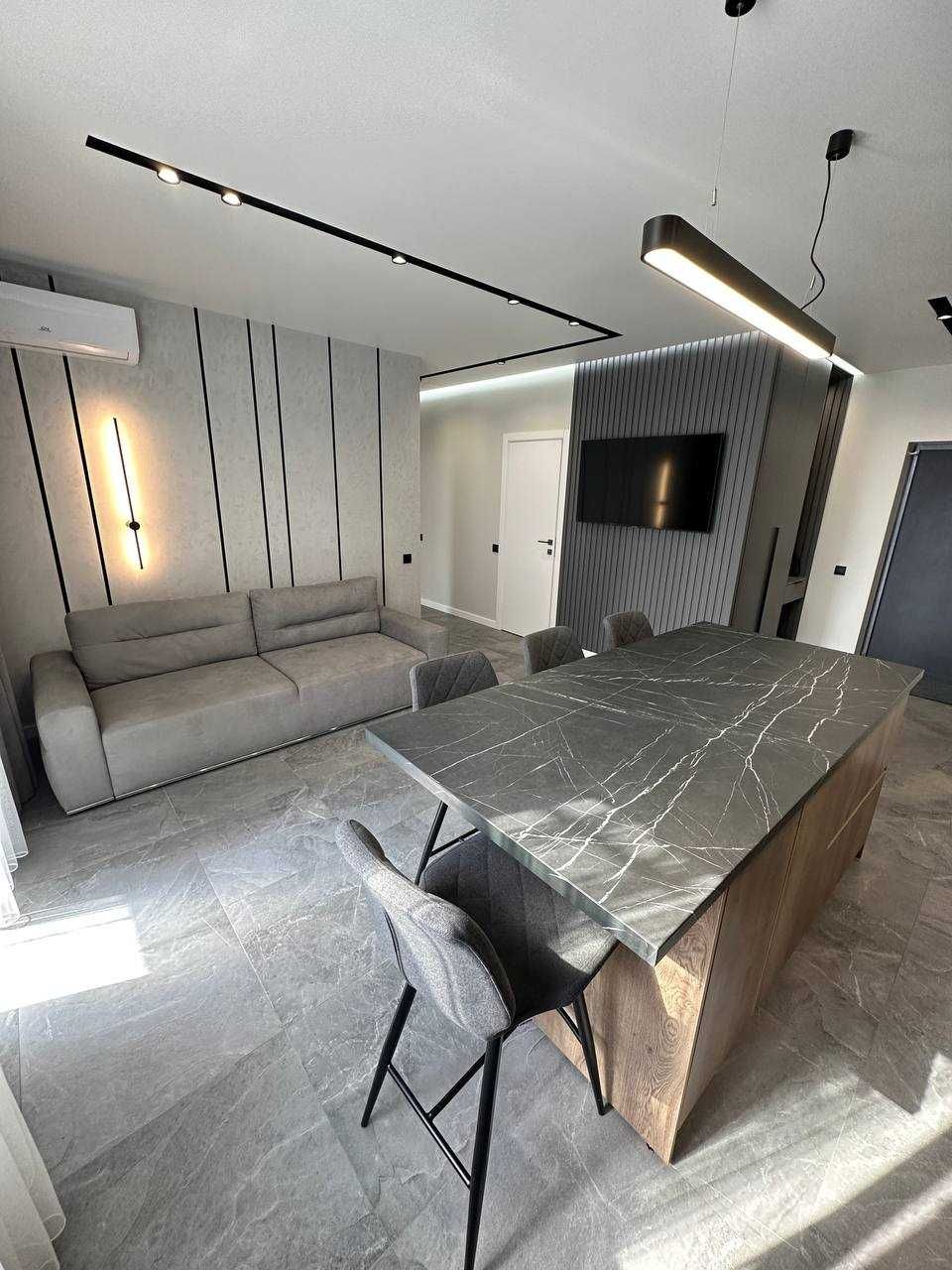 2-Bedroom Apartment with Designer Renovation in Avalon Flex Complex