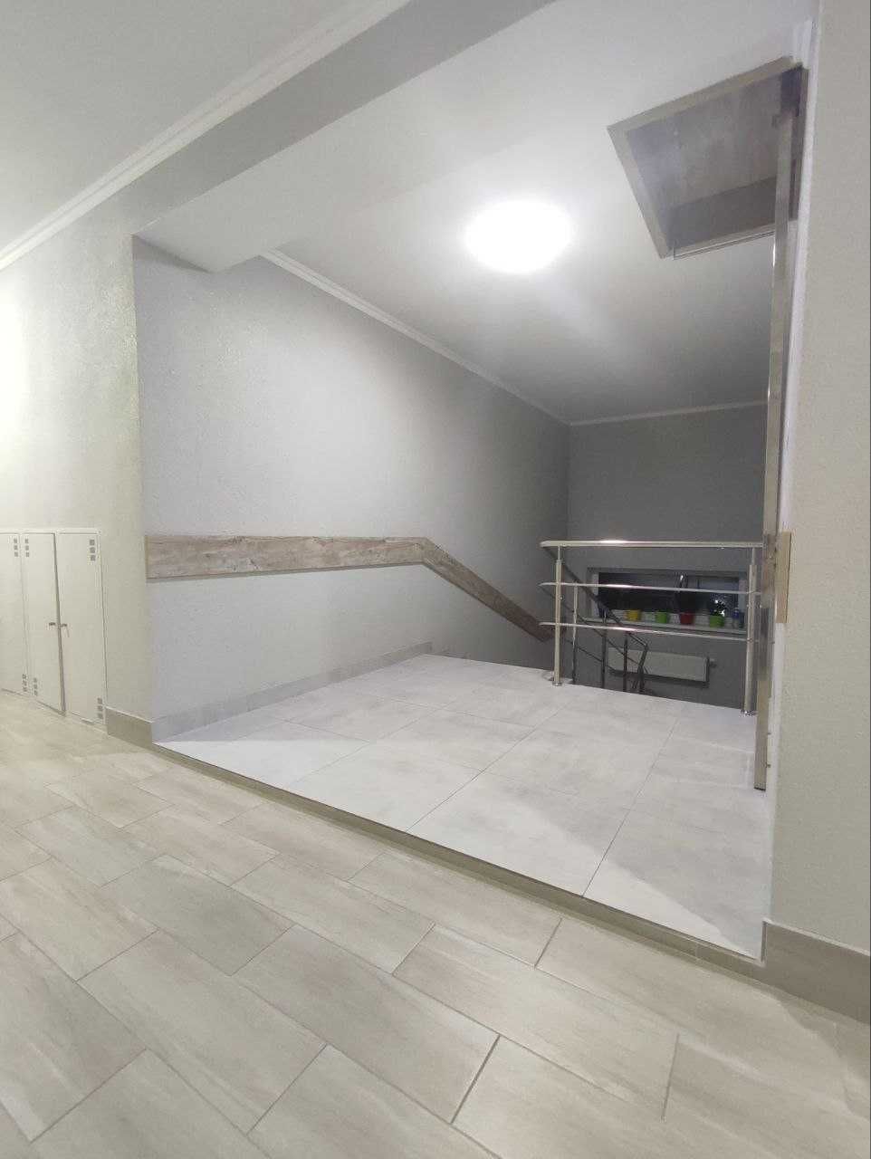 Large studio apartment with fresh renovation and full amenities