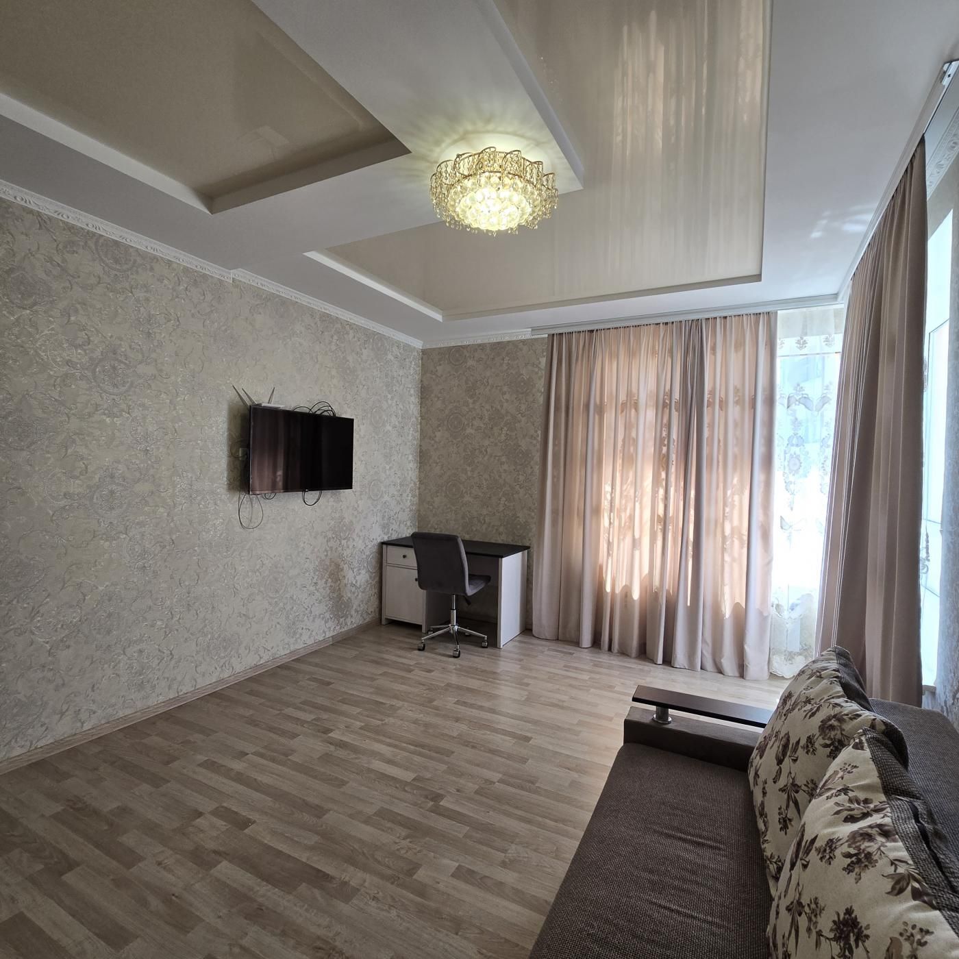 Two-room apartment near city lake with premium renovation