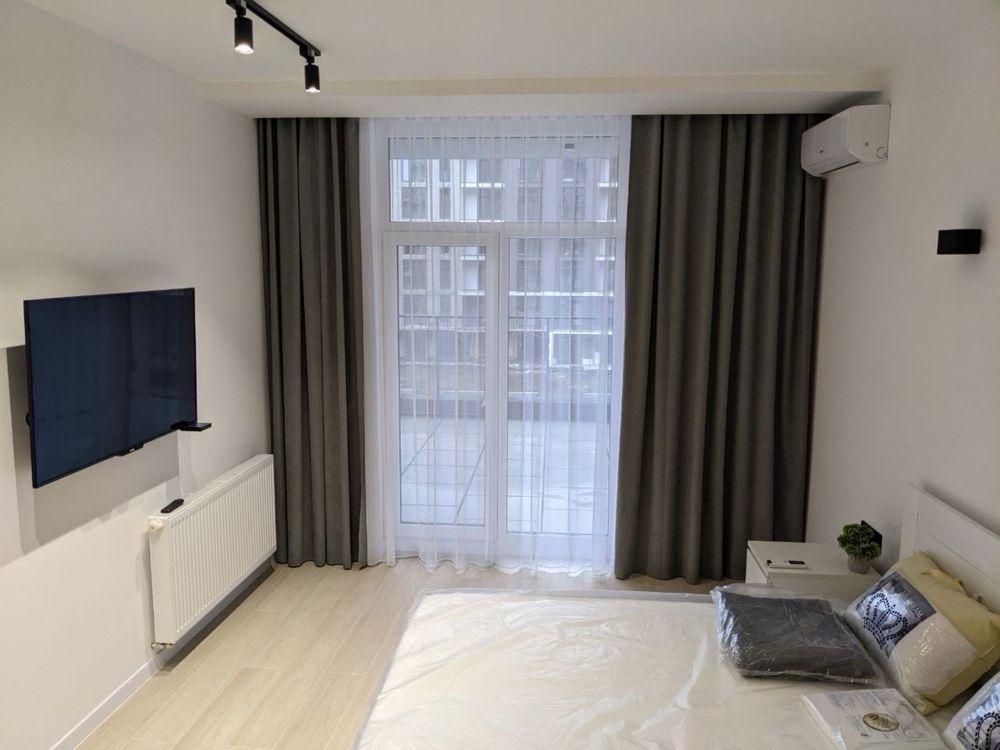 Modern Bright Apartment with Terrace on Babyaka Street