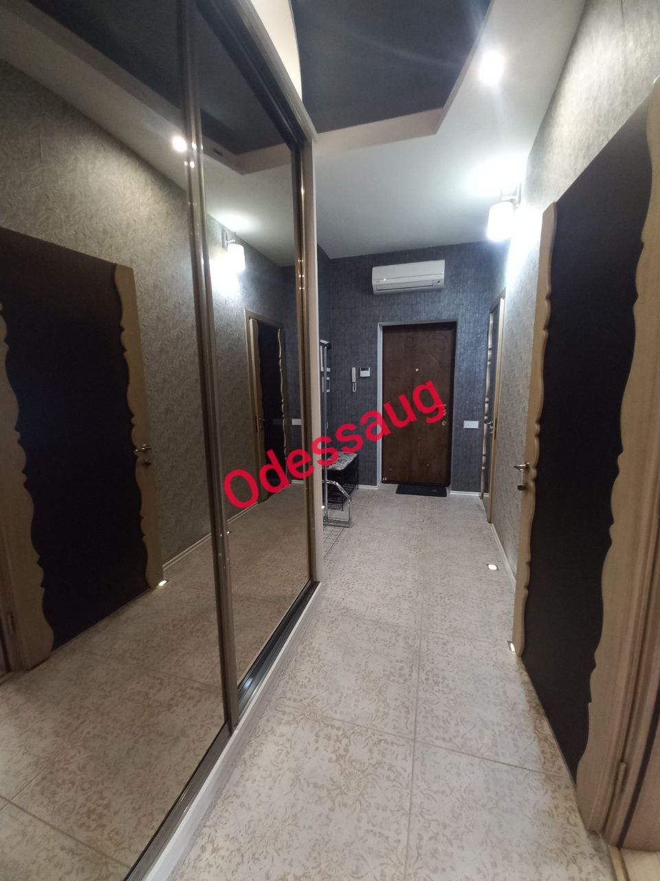 3-Room Apartment near Shevchenko Park, Secure Complex, City Center