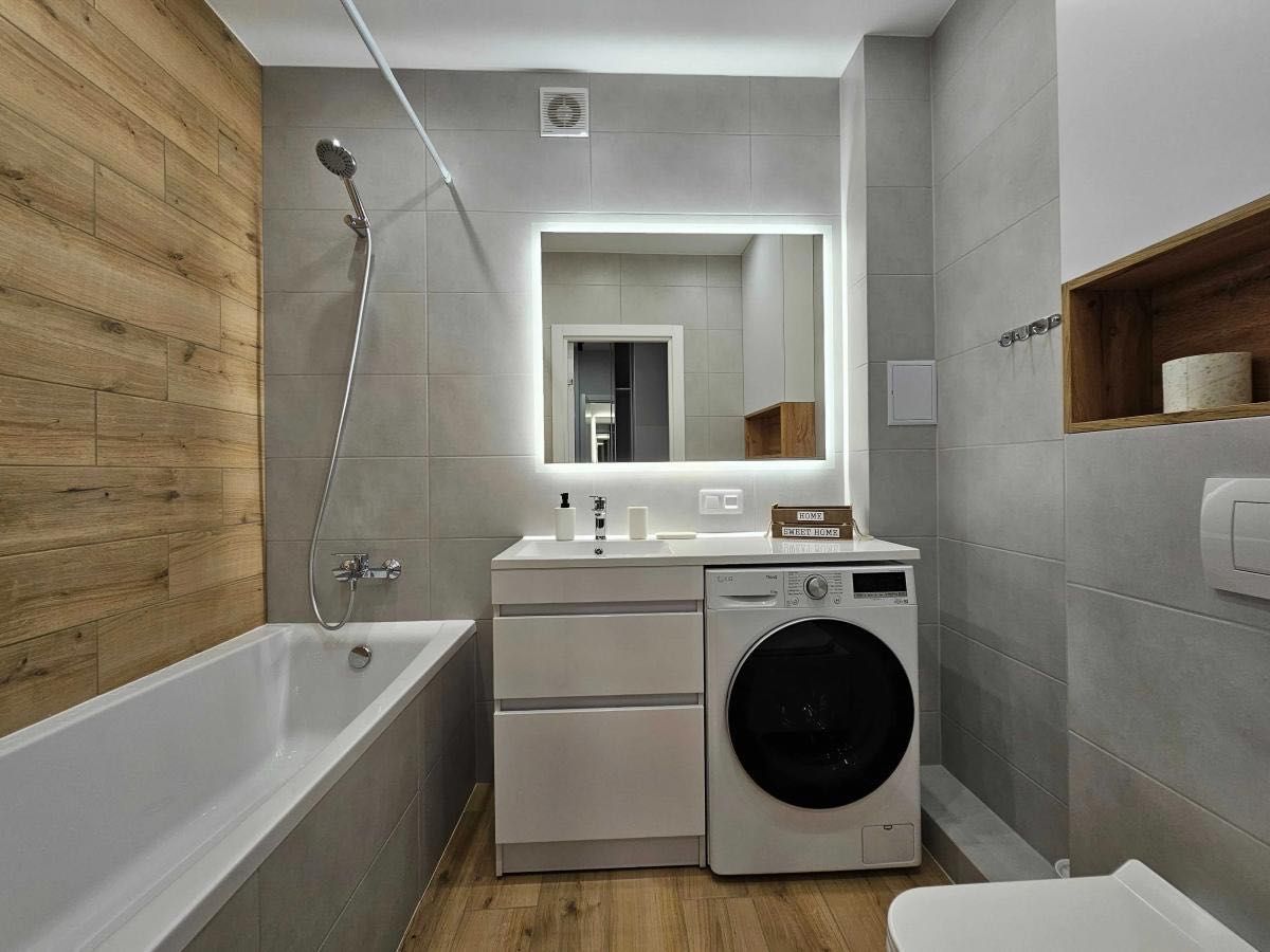 Stylish 1-Bedroom Apartment in Lincoln Complex with Modern Amenities