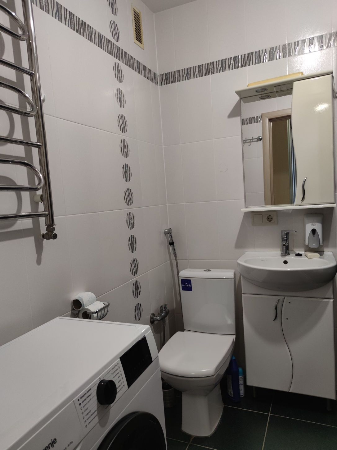 Spacious Two-Sided Apartment in Ivano-Frankivsk with Modern Amenities