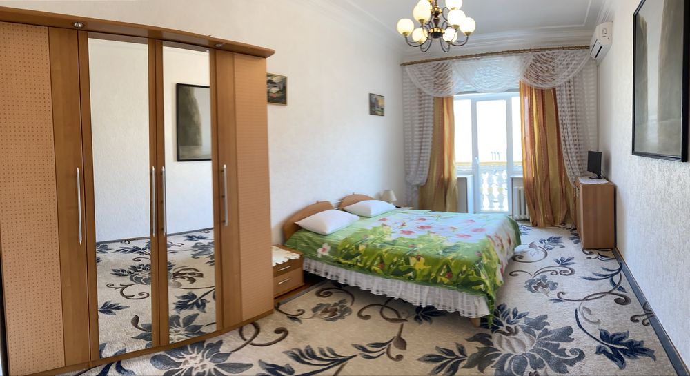Spacious Stalin-era Apartment in City Center, 60m2, Near Metro