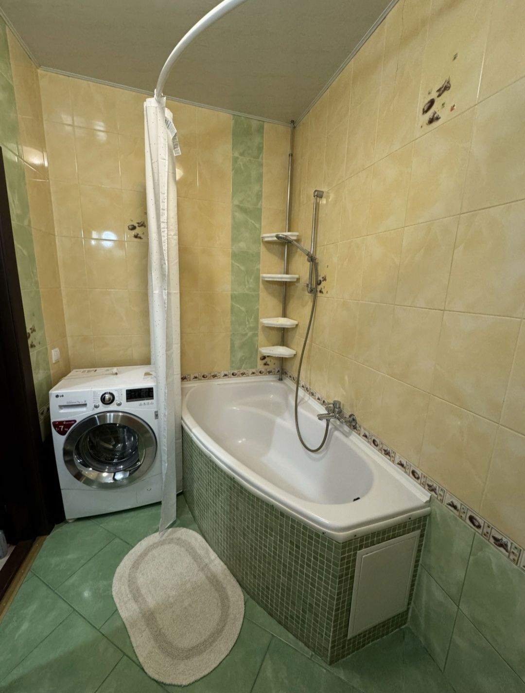 1-bedroom apartment on Fedkovycha Street, furnished and equipped