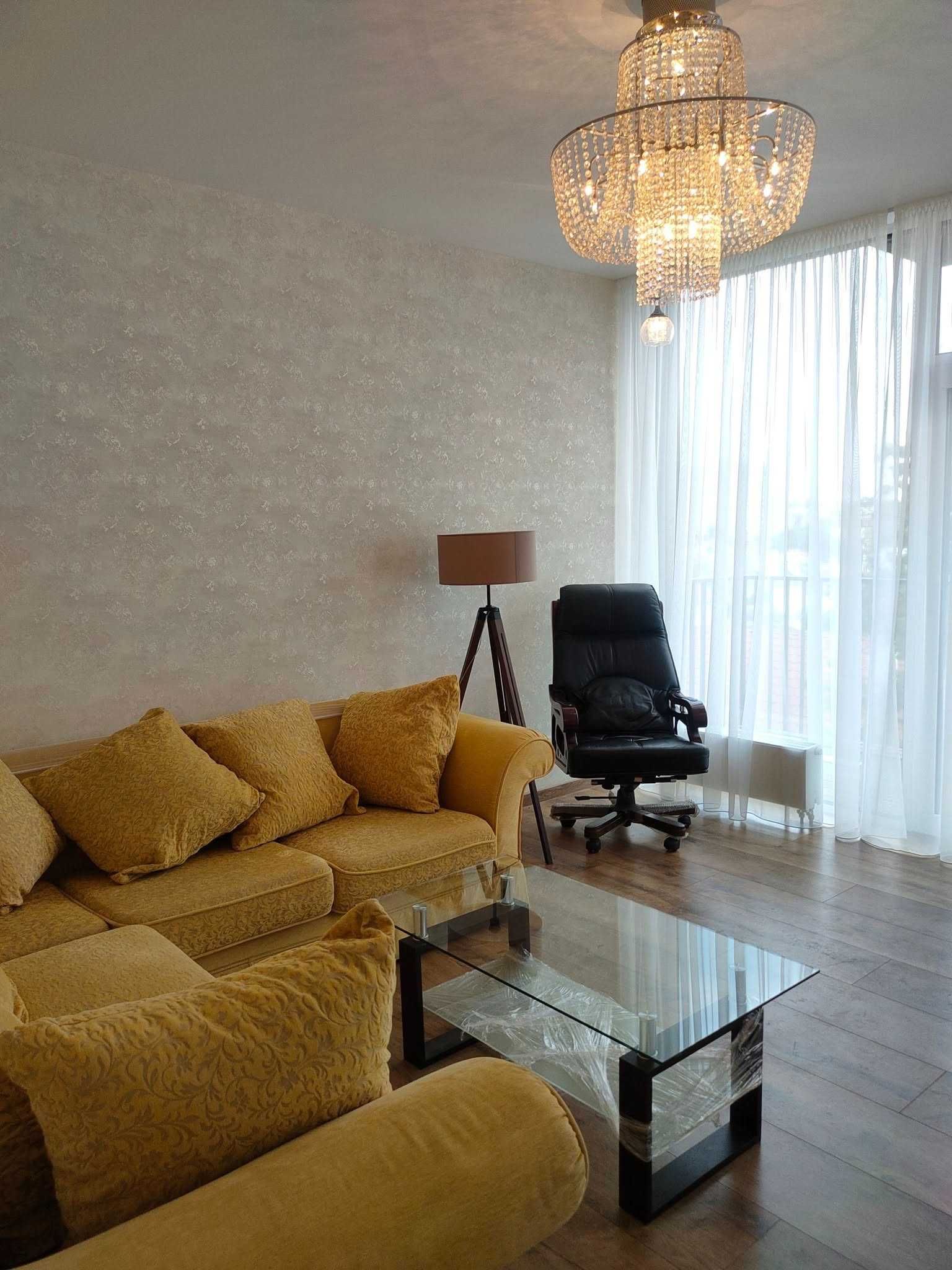 3-Bedroom Apartment at Avdeeva-Chernomorskogo 7, Spacious and Brand New