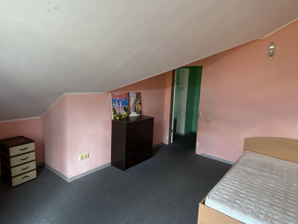 One-room apartment near the park with necessary furniture and appliances