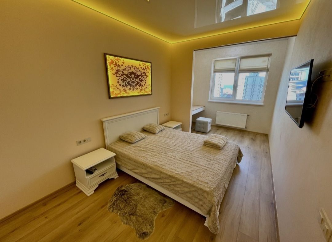 Modern Studio Apartment with Walk-in Closet Near Sea