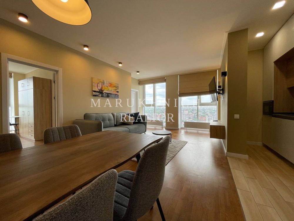 3-Room Apartment in Novodvoryansky Complex, Spacious and Fully Furnished