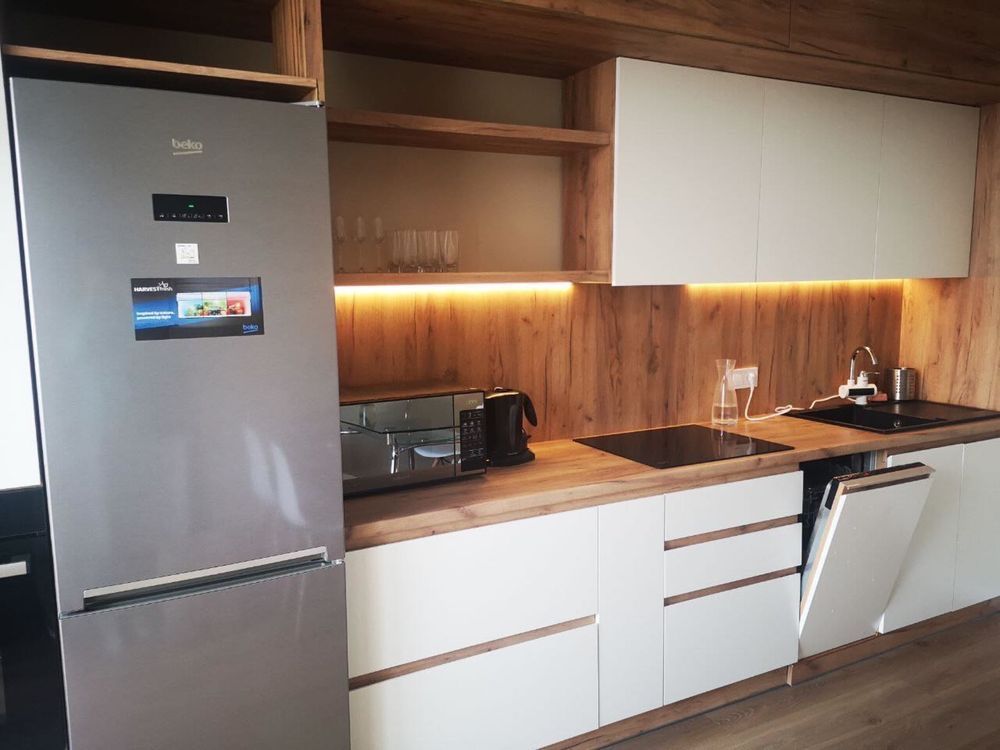 Spacious 2-Room Apartment with Euro Renovation in New Building