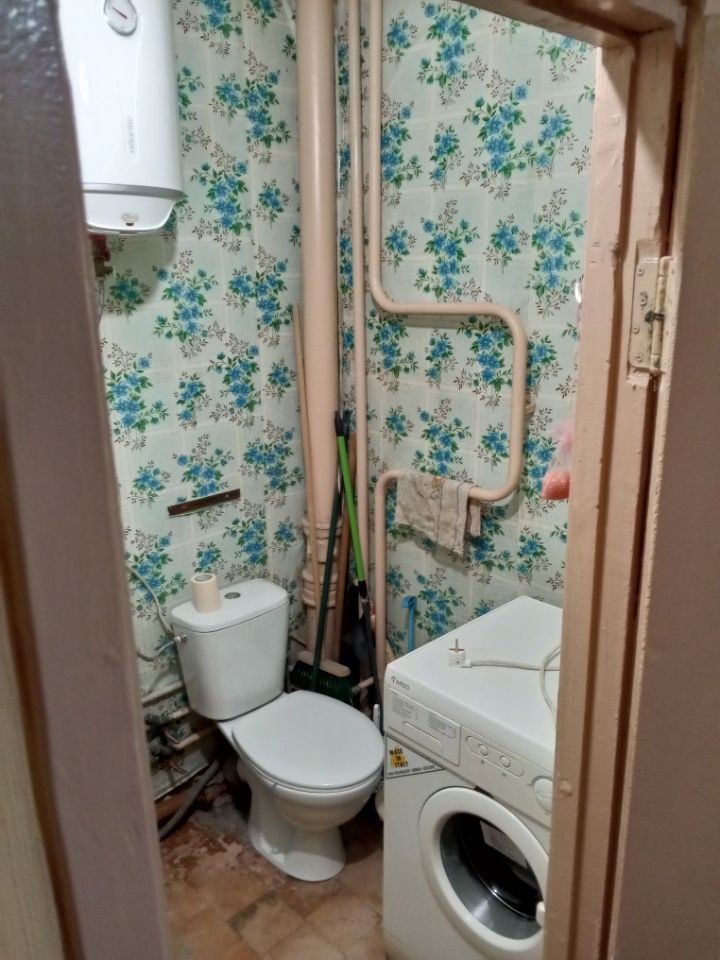Furnished One-Bedroom Apartment with Balcony