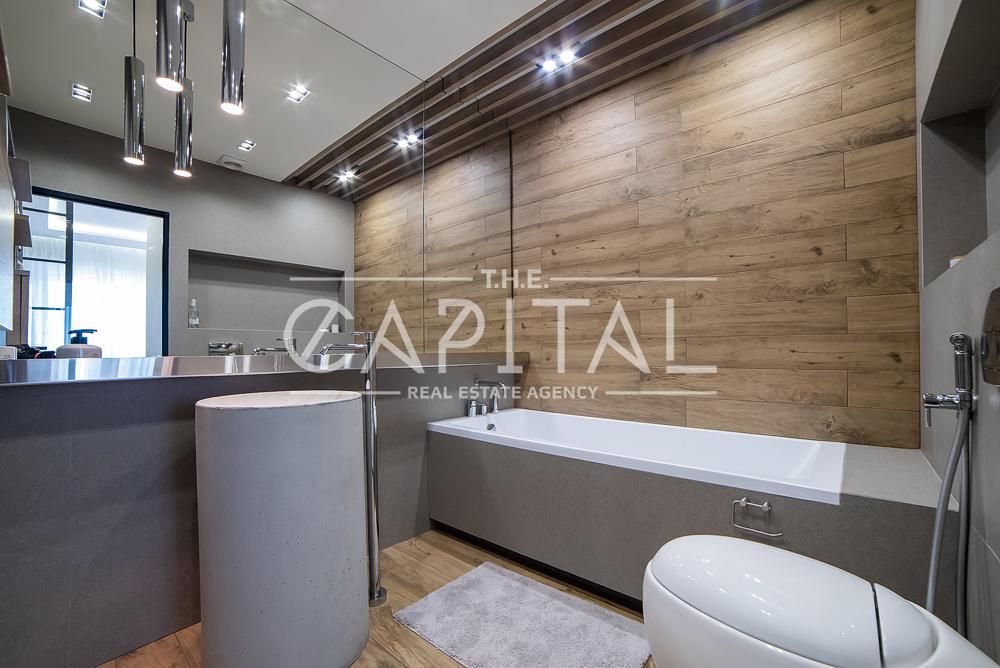 3-Room Apartment in Novopechersky Dvor, Pechersky District