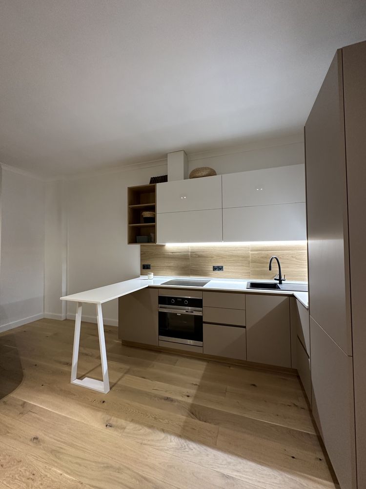 Modern Apartment in Chkalov Tower Complex with City View