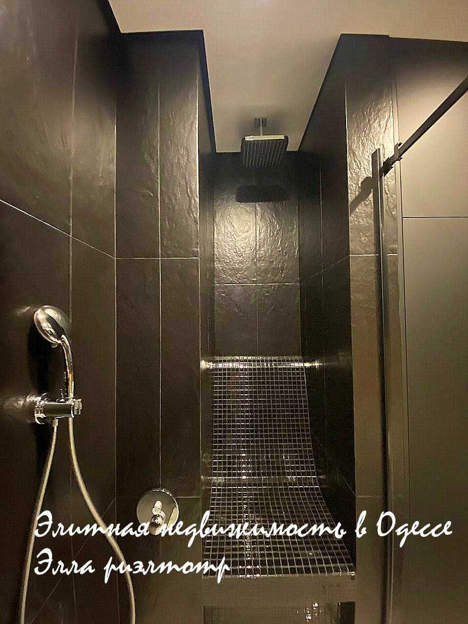 Modern Apartment in City Center with Premium Amenities