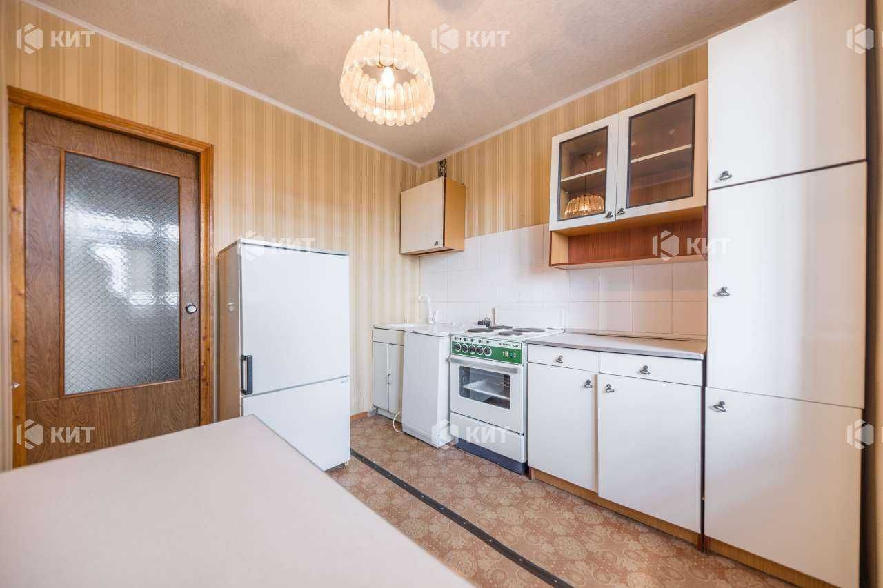Spacious 35m² Apartment on Selianska Street, 8th Floor