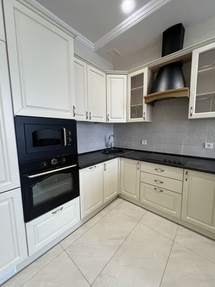 Stylish 2-Room Apartment in Aristokrat Complex, Pechersk Area
