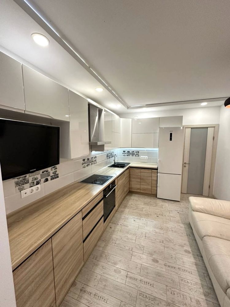 2-Room Apartment in Galytskyi Liv Complex with Modern Amenities