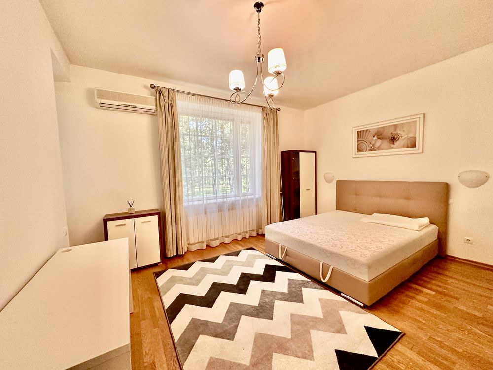 3-Bedroom Apartment in Odessa City Center near Shevchenko Park
