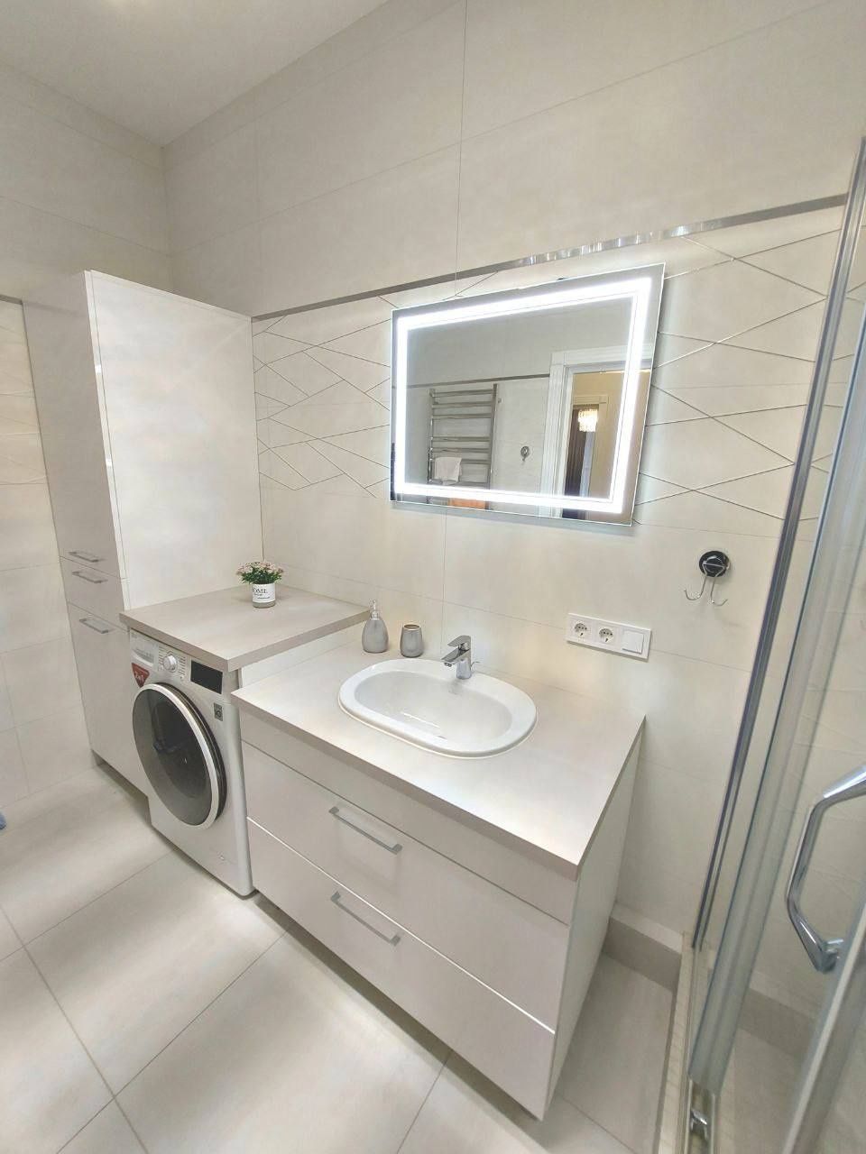 Modern 2-Bedroom Apartment Near Arkadia Beach