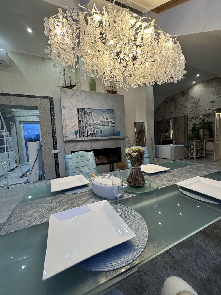 Luxury Penthouse with Sauna and Jacuzzi - Spacious 200 m² Accommodation