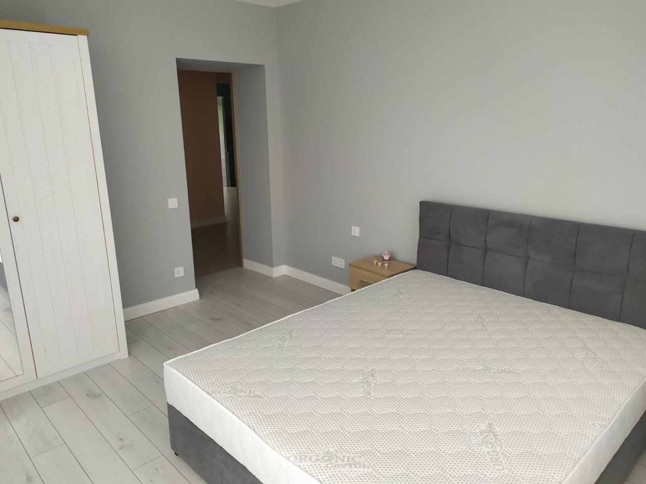 Two-room apartment with designer renovation and modern amenities