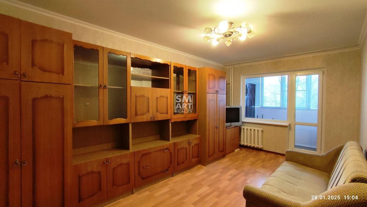 2-Room Apartment on Zdolbunivska Street, Well-Equipped