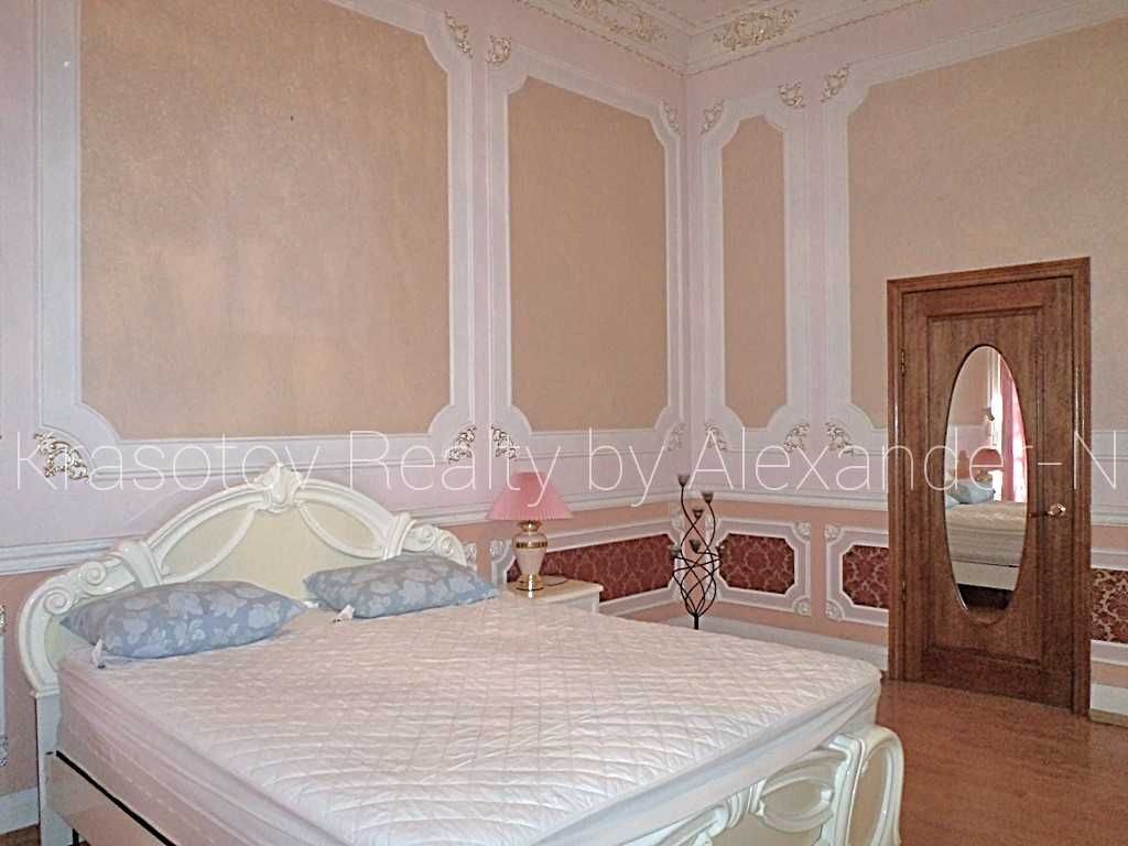 Luxury Apartment in Historic Architectural Monument in Odessa City Center