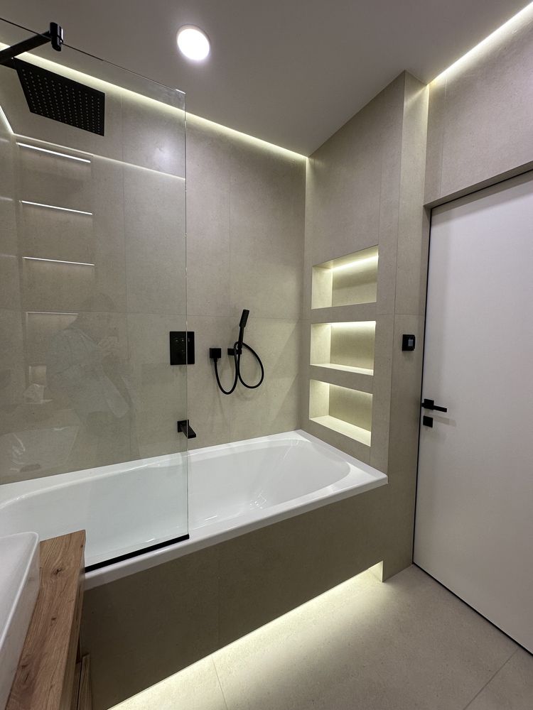 Modern 2-Room Business Class Apartment with Designer Renovation