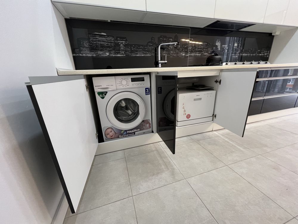 Modern Apartment with Dishwasher and Walk-in Closet