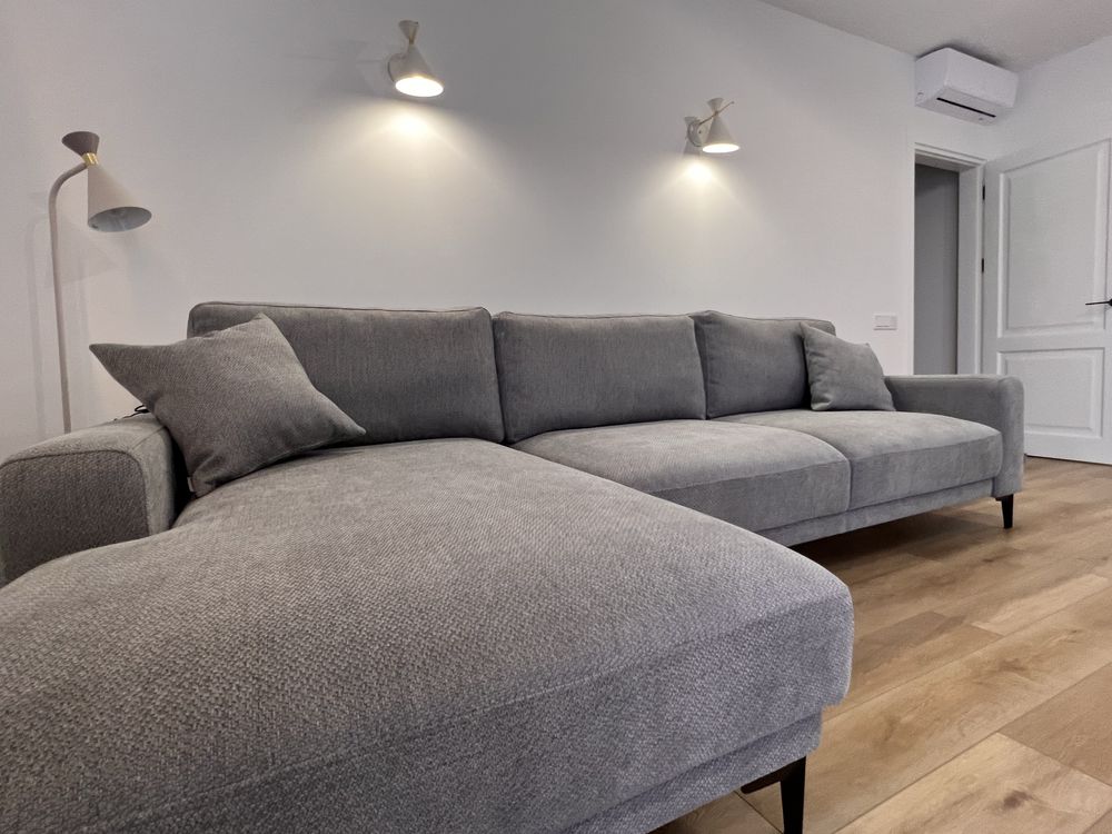Spacious 78m² Modern Apartment Near Metro with Designer Renovation