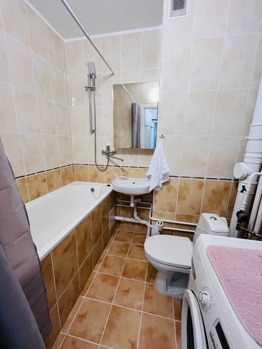 1-Bedroom Apartment on Drahomanov Street, Poznyaky District