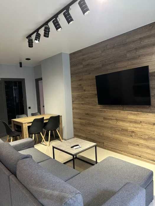 Designer 2-Room Apartment in Avalon Complex near City Center