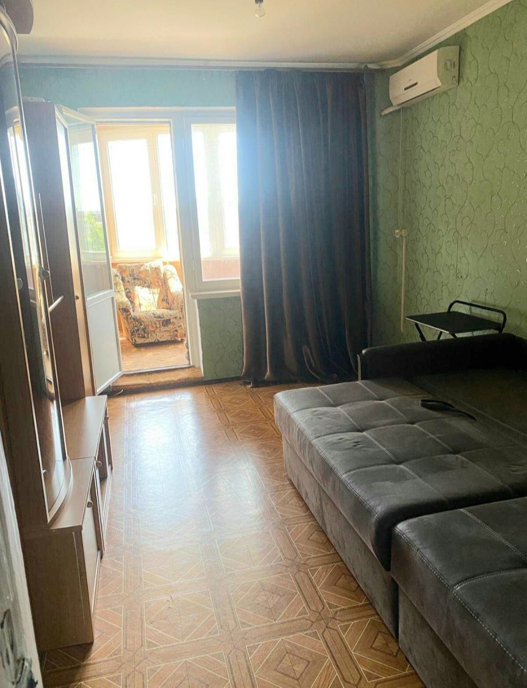 3-Room Apartment in Vuzovsky District with Balconies and Air Conditioning