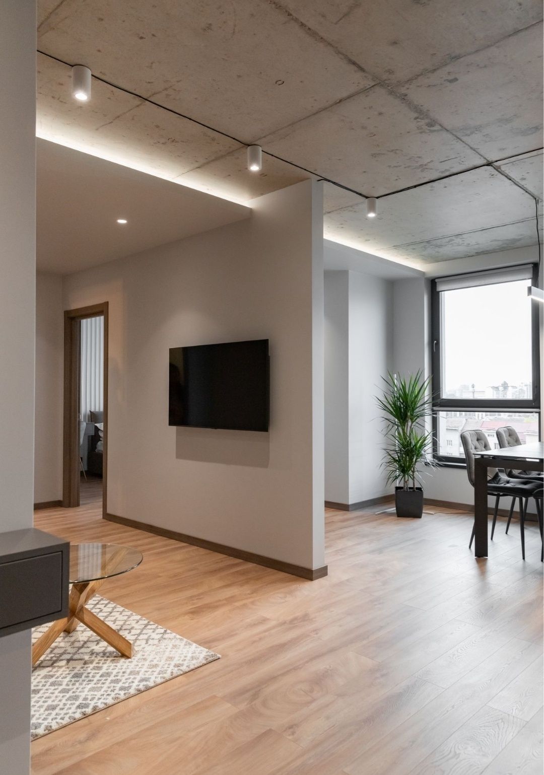 Stylish 1.5 Room Apartment with Designer Interior in Main House Complex