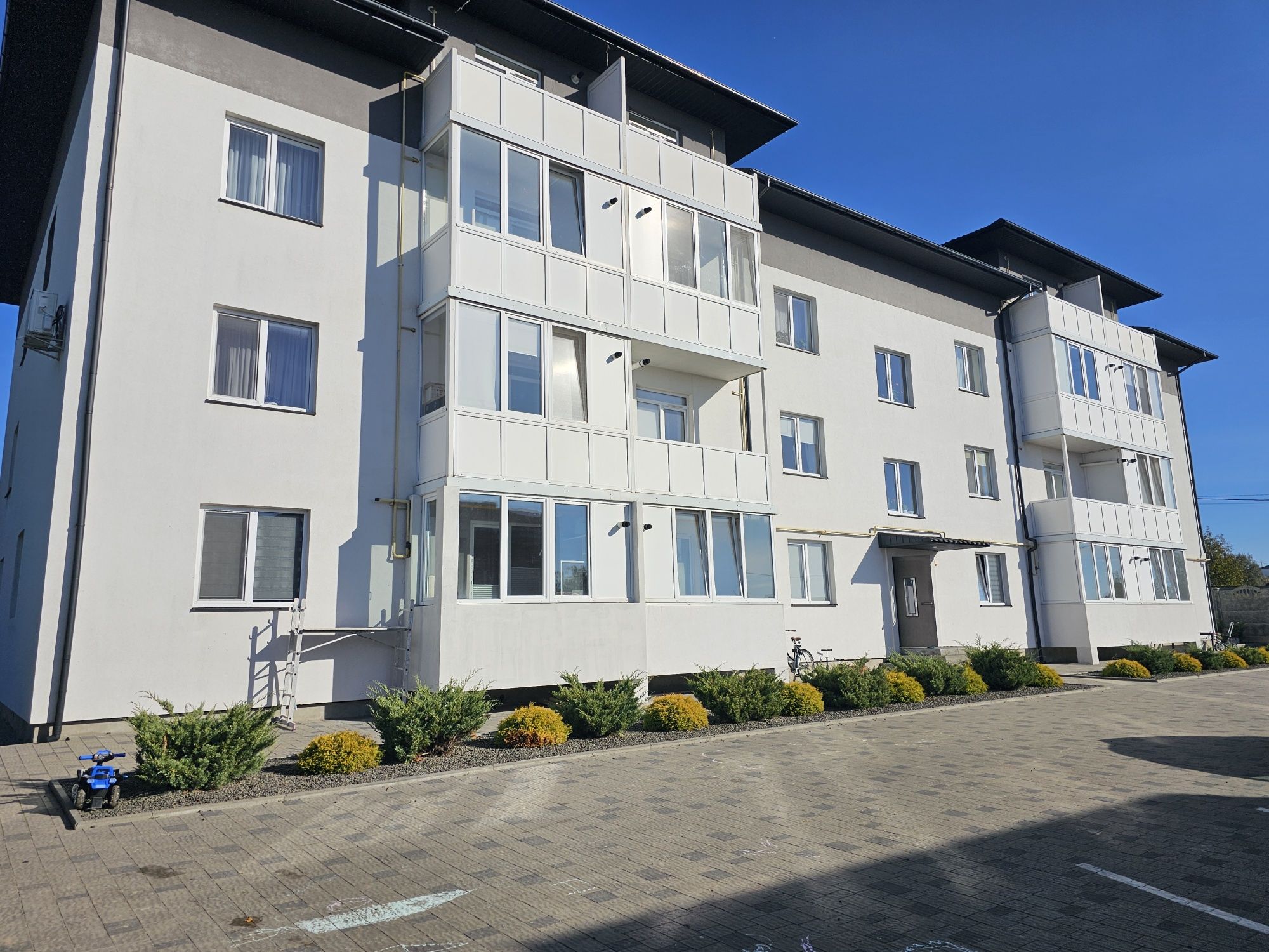Modern Apartment with Playground and Parking