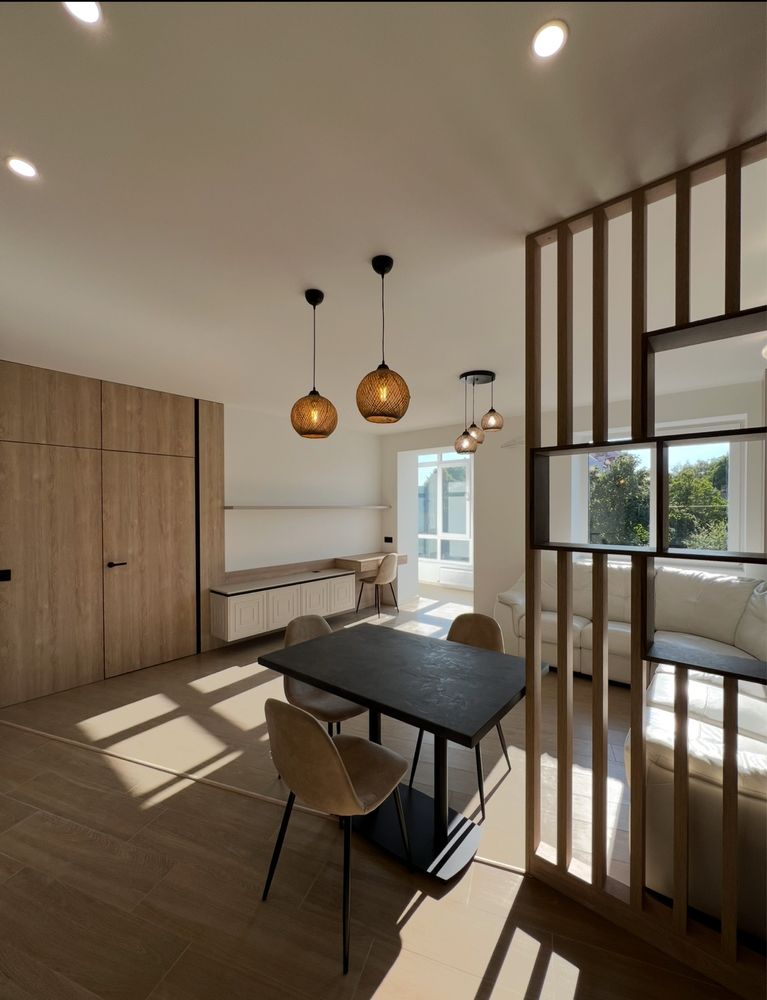 Modern 1-Bedroom Apartment with Designer Interior