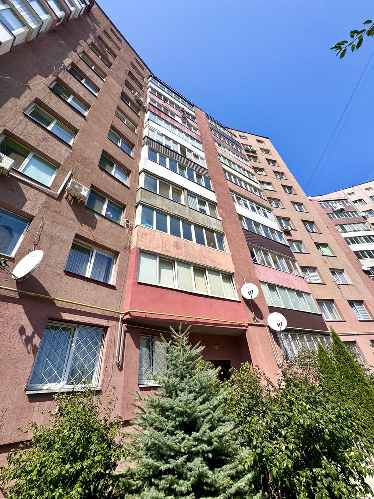 1-Bedroom Apartment in New Building on B. Khmelnitsky Street