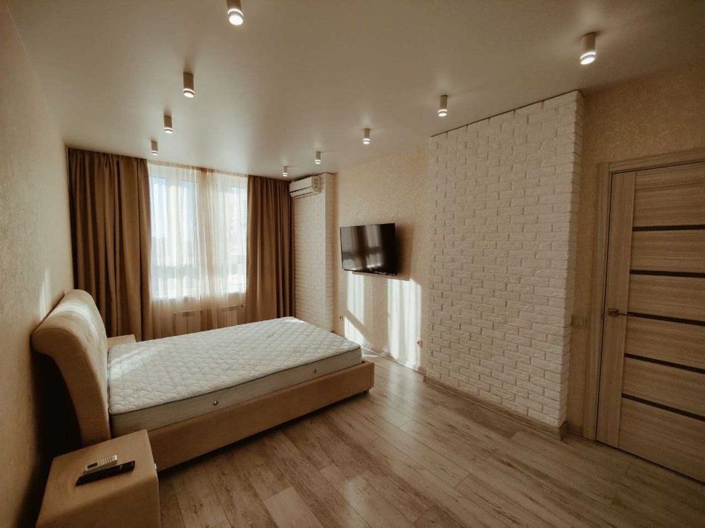 Comfortable 1-bedroom apartment with modern renovation in Teleskop Complex