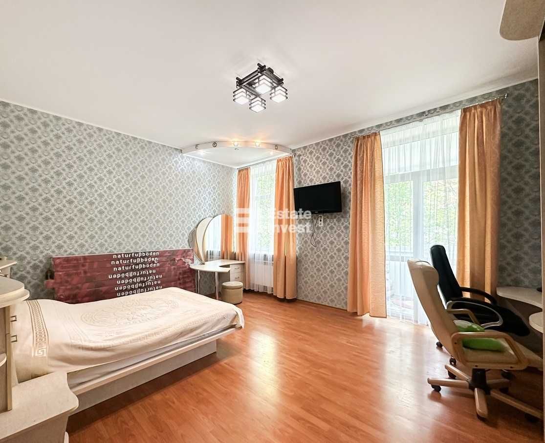 Spacious 2-Room Apartment with Designer Renovation on Chernyshevska Street