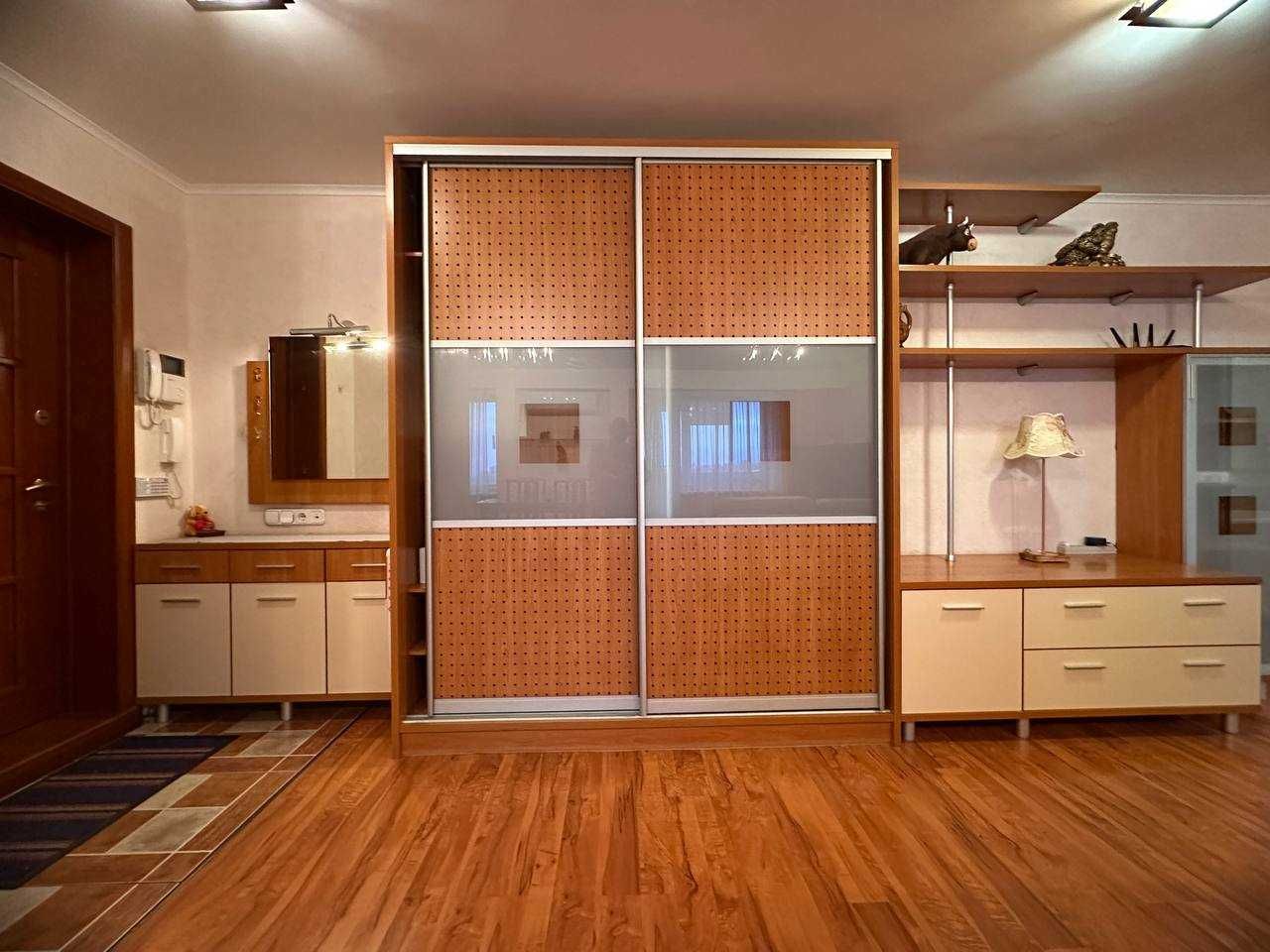 3-Room Apartment on Television Street, 8th Floor, Brick Building