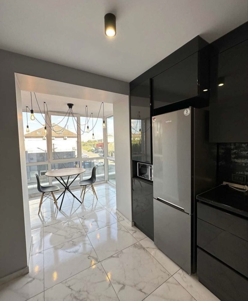Spacious 2-Room Apartment with Designer Renovation and Panoramic Windows