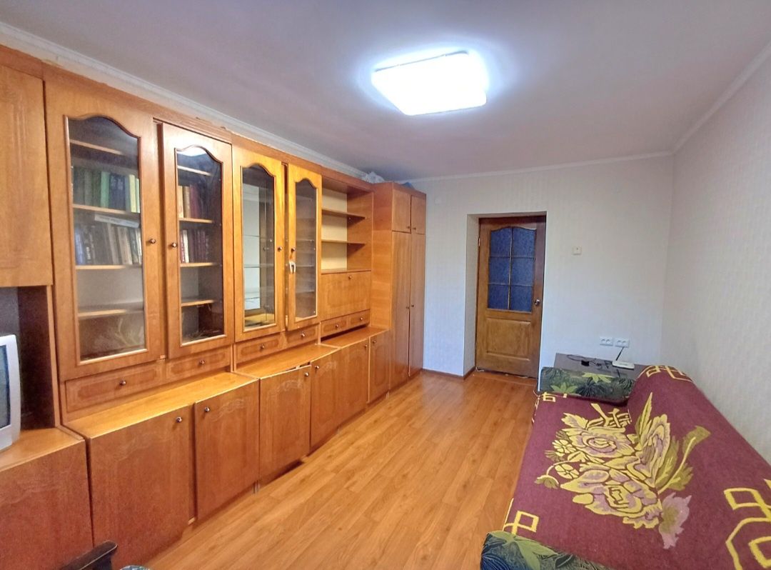 1-room apartment on Mira Avenue, fully furnished