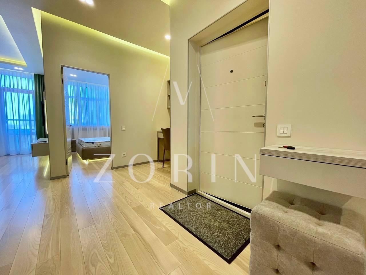 IQ House-тағы дизайнерлік жөндеумен 2 бөлмелі премиум пәтер