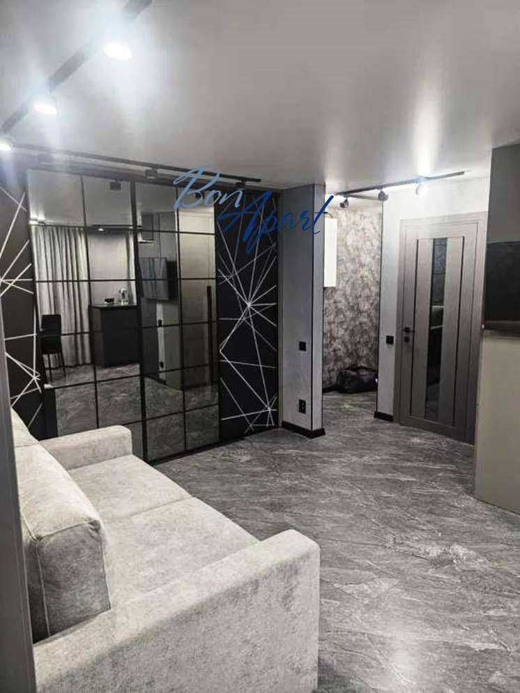 1-bedroom designer apartment in Vidradny district with electric vehicle charging