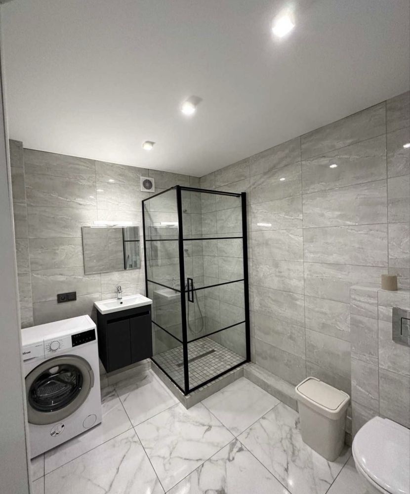 Spacious 2-Room Apartment with Designer Renovation and Panoramic Windows