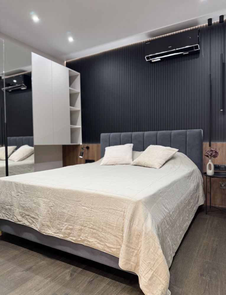 1-bedroom apartment with designer renovation in Faina Town complex