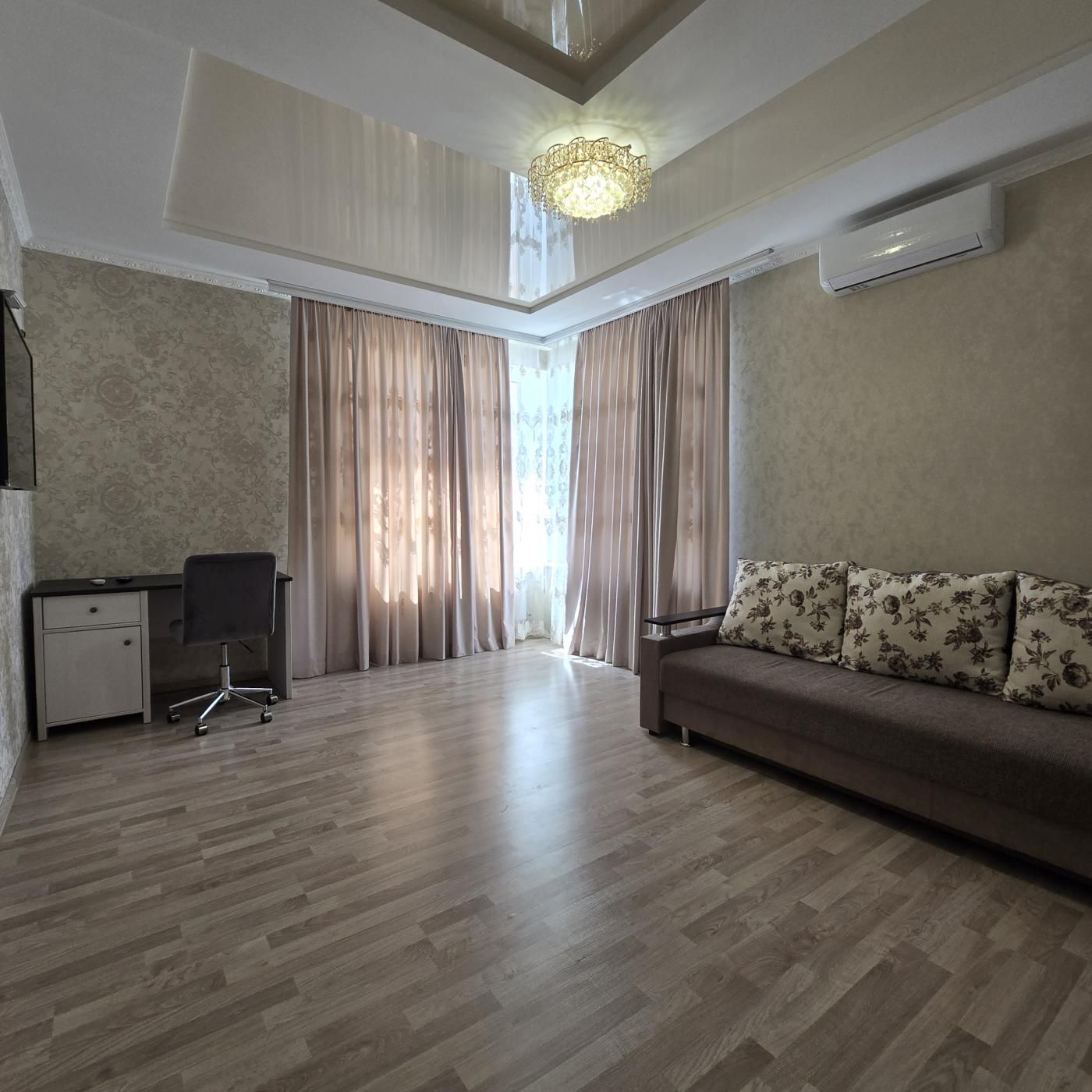 Two-room apartment near city lake with premium renovation