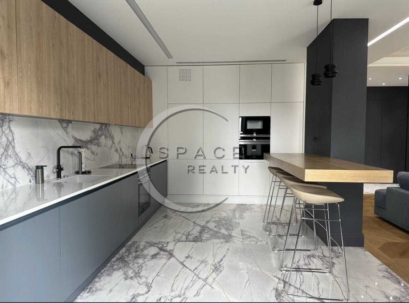 Luxurious 3-Bedroom Apartment in PecherSKY Residential Complex