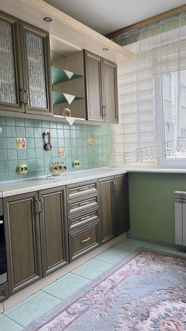 Modern 2-Bedroom Apartment Near Mazepa Street Center