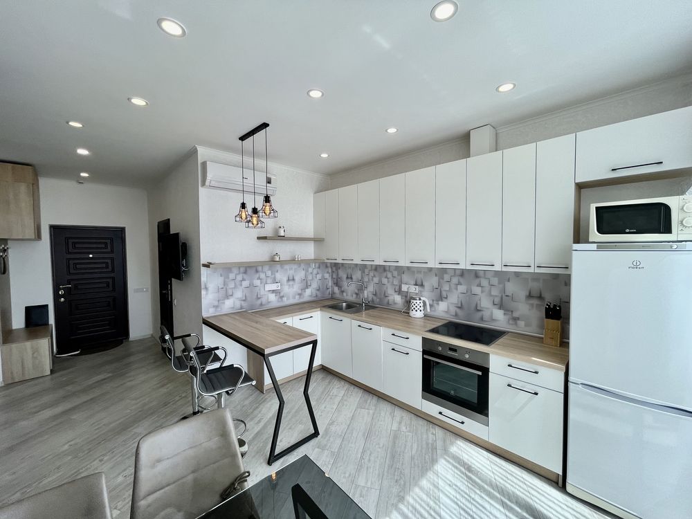 Stylish apartment with panoramic windows on Genuezskaya Street